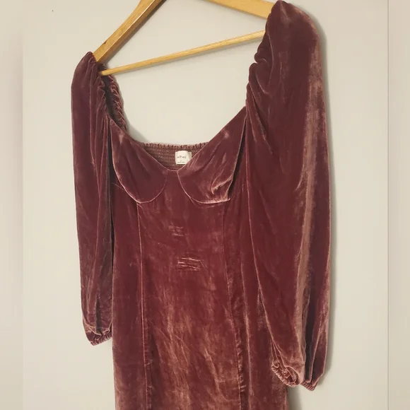 Wilfred Novella Velvet Dress - Picture 3 of 9